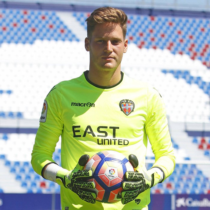 Álex Remiro
